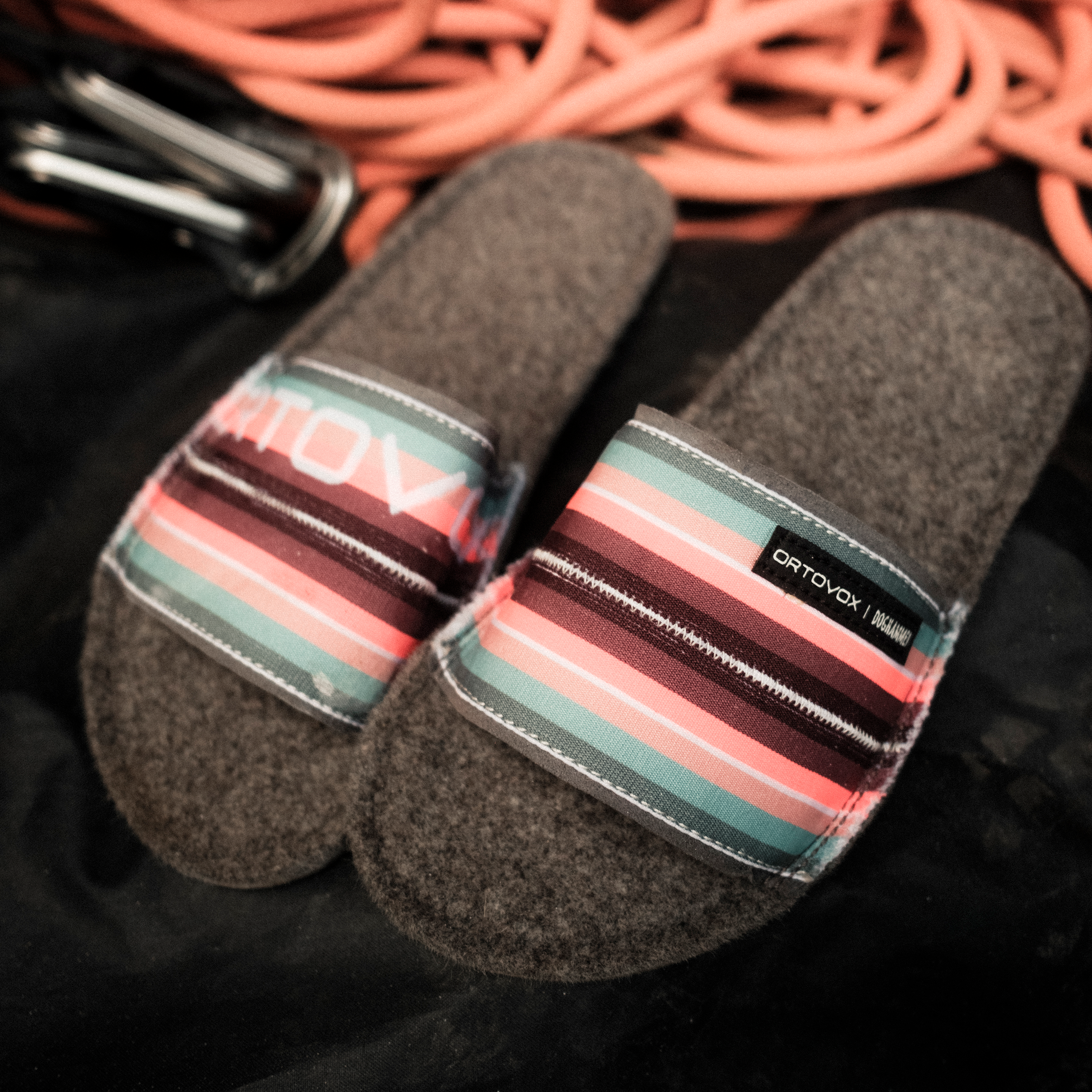 55004-MAGIC_HUT_SHOES-D-15.png 55004-MAGIC_HUT_SHOES-D-15.png