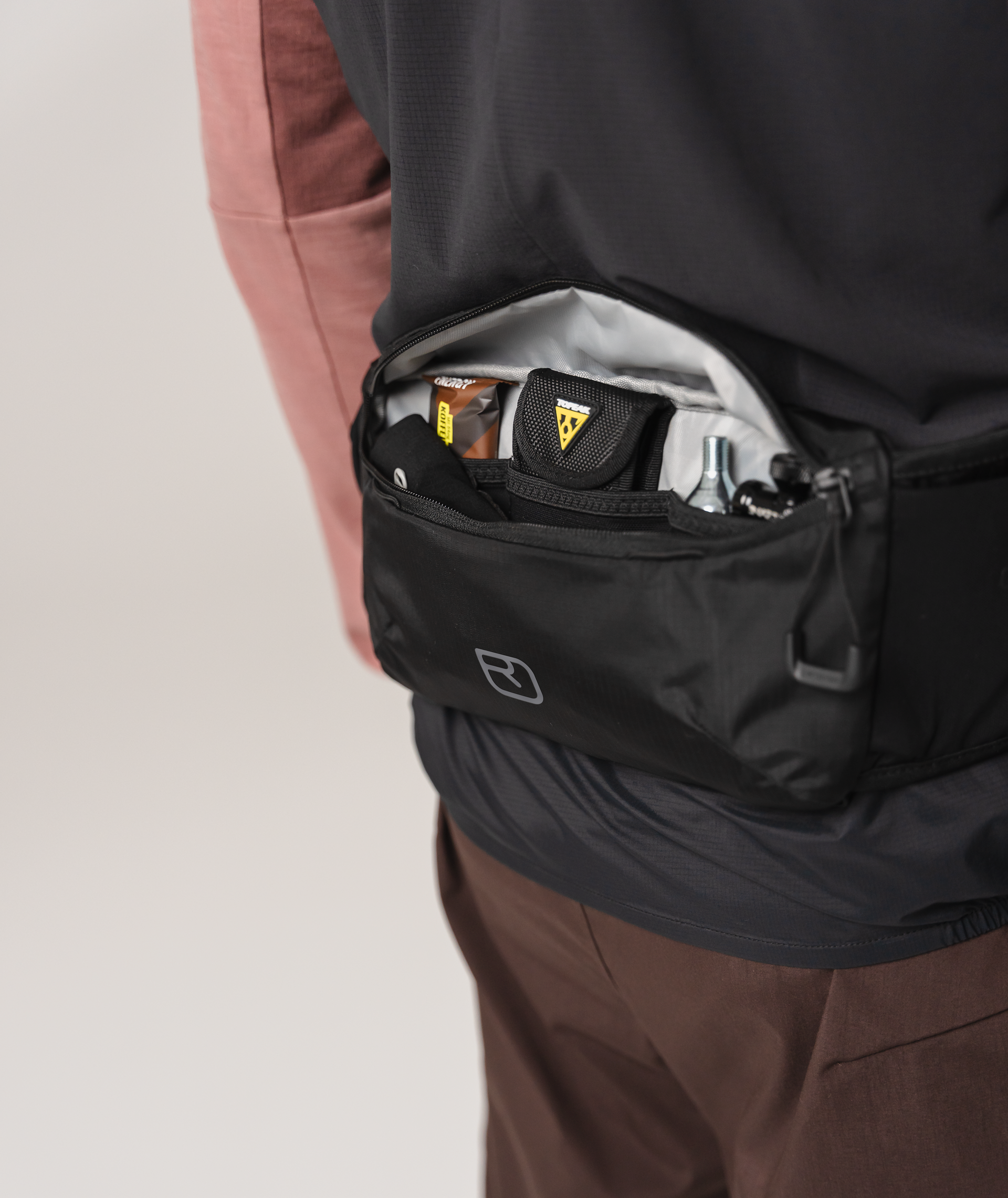 47501-SEQUENCE_HIP_POUCH-D-03.png 47501-SEQUENCE_HIP_POUCH-D-03.png