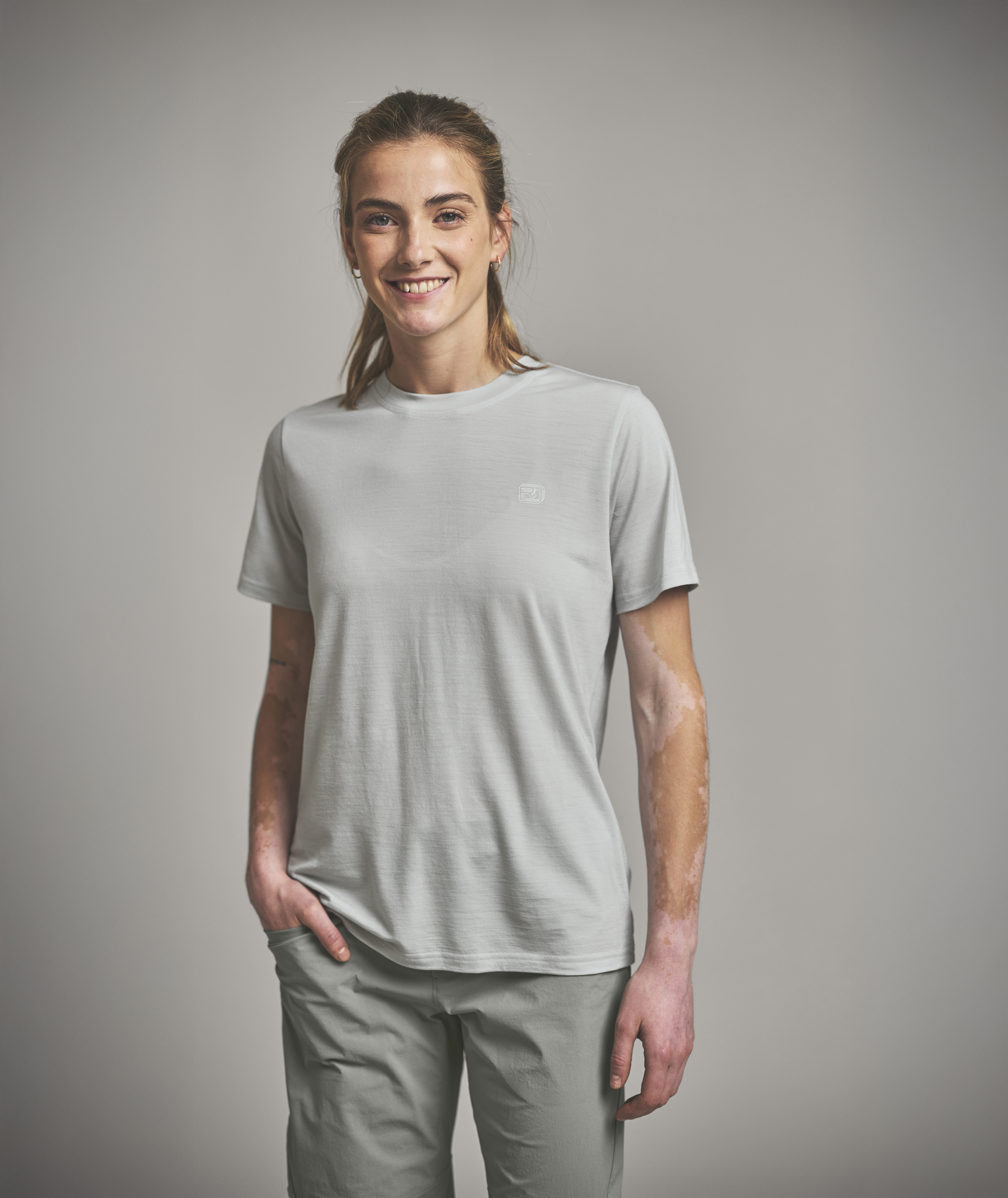 88924-150_COOL_LOGO_STAPLE_TS_W-D-01.jpg 88924-150_COOL_LOGO_STAPLE_TS_W-D-01.jpg