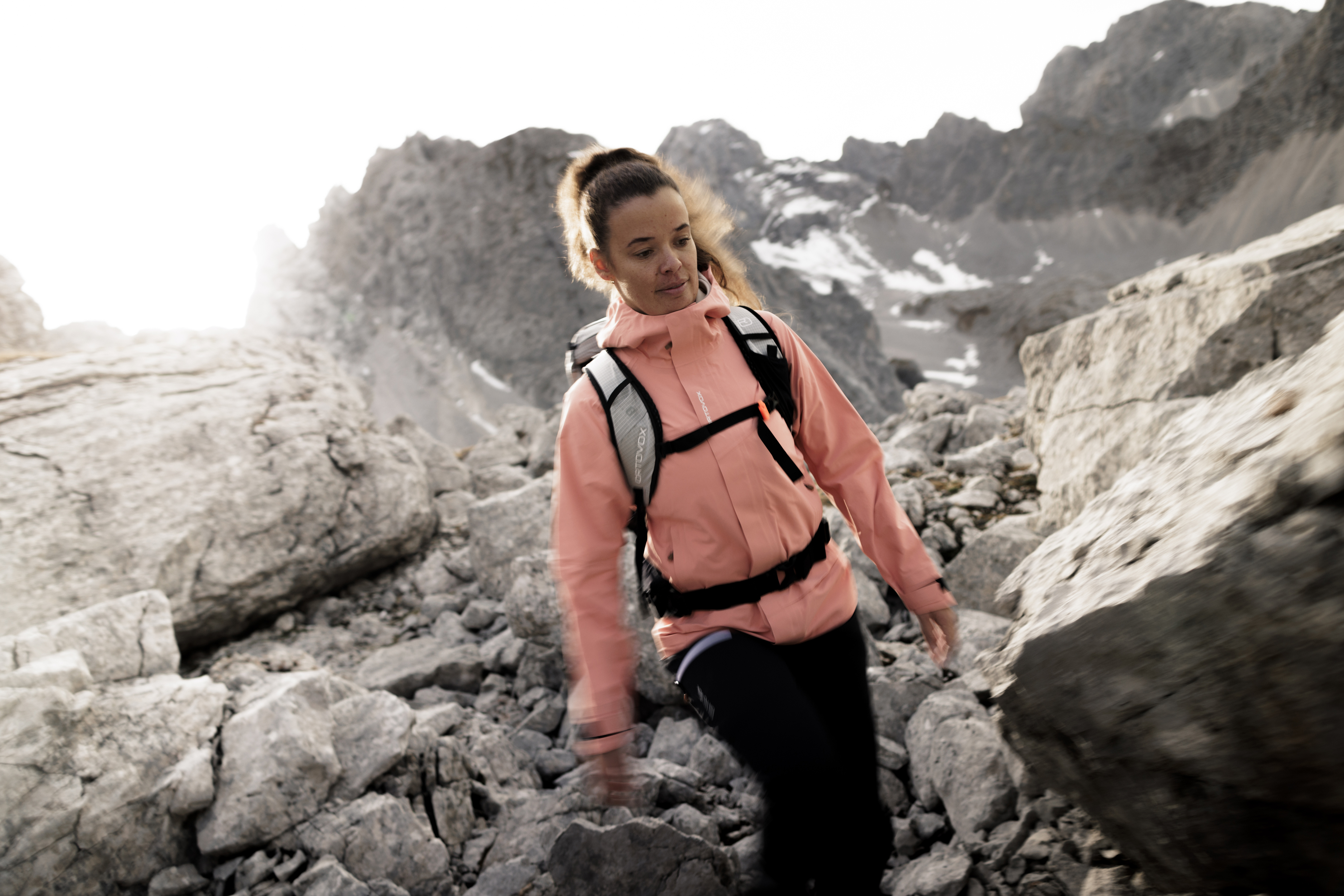 DA_8326_ONE SEASON-Seceda_SS25_Seebensee-Tajakopf_MaxDraeger_MidRes Hiking, Person, Bag, Backpack, Backpacking