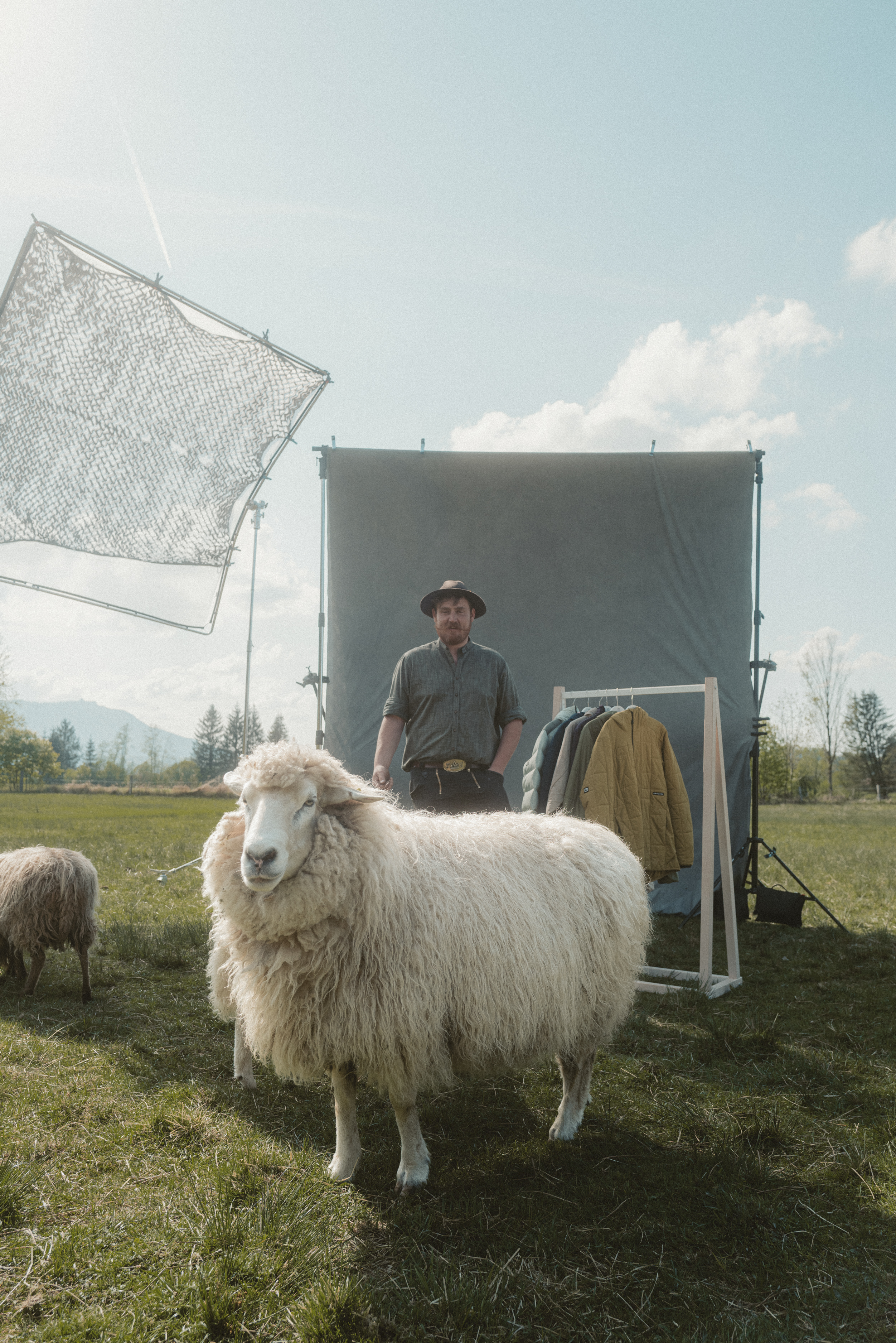 <p style="text-align: center;"><b><font color="#ffffff">Wolle</font></b></p>