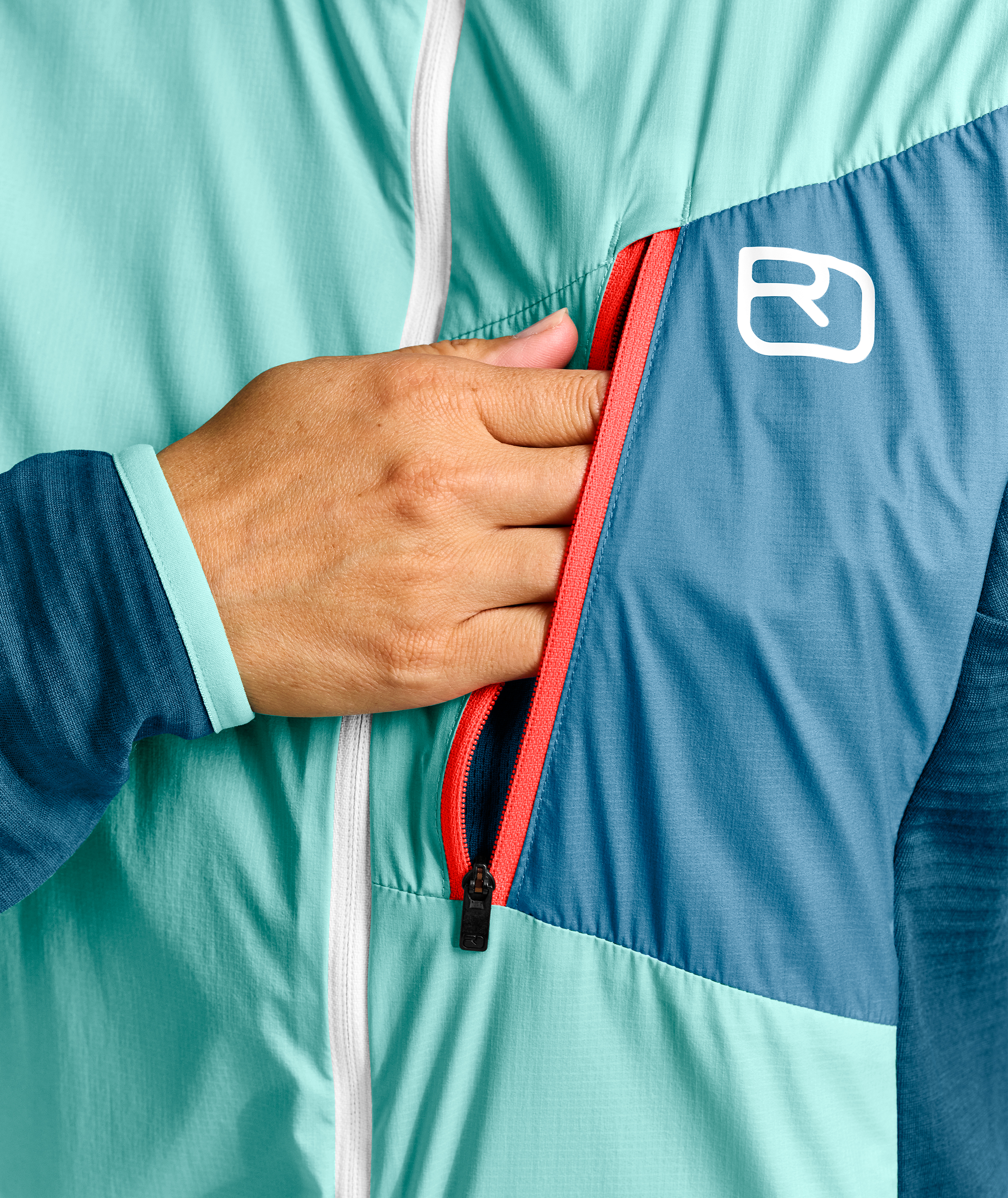 86959-55901-LADIZ_HYBRID_JACKET_W_petrol_blue-D-01.jpg 86959-55901-LADIZ_HYBRID_JACKET_W_petrol_blue-D-01.jpg