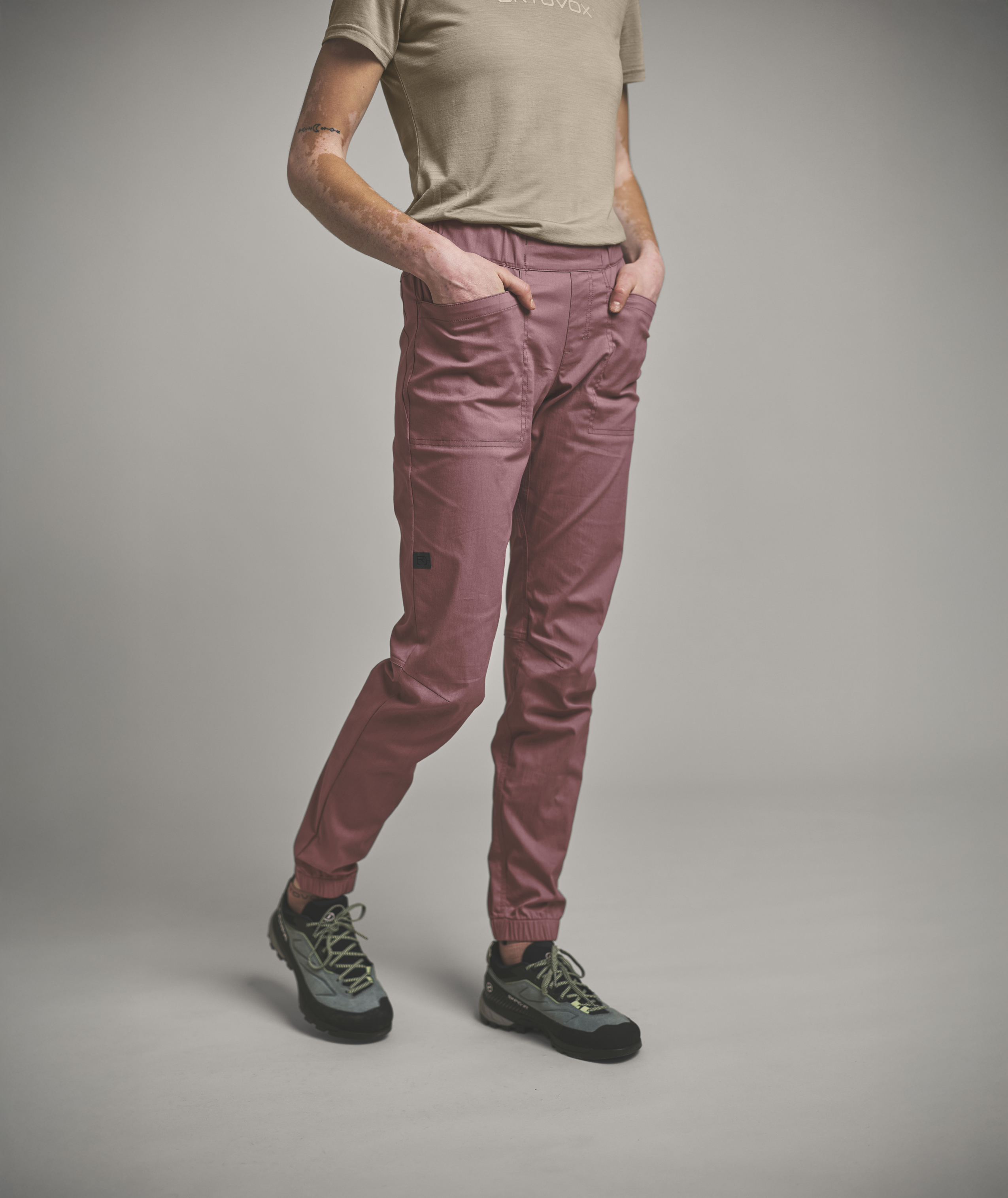 70432-AFFINITY_PANTS_W-D-03.jpg 70432-AFFINITY_PANTS_W-D-03.jpg