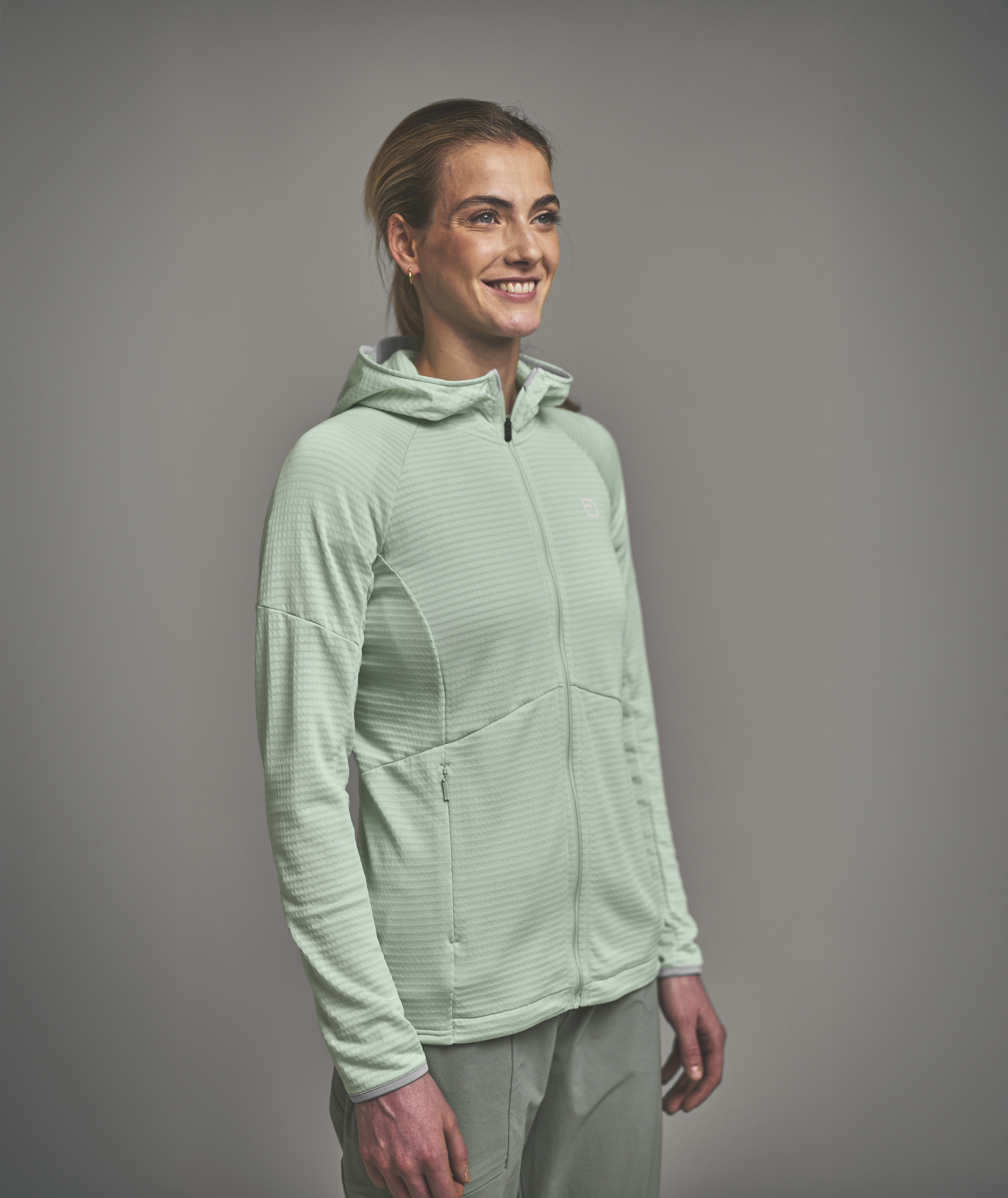 87106-FLEECE_LIGHT_GRID_HOODY_W-D-02.jpg 87106-FLEECE_LIGHT_GRID_HOODY_W-D-02.jpg