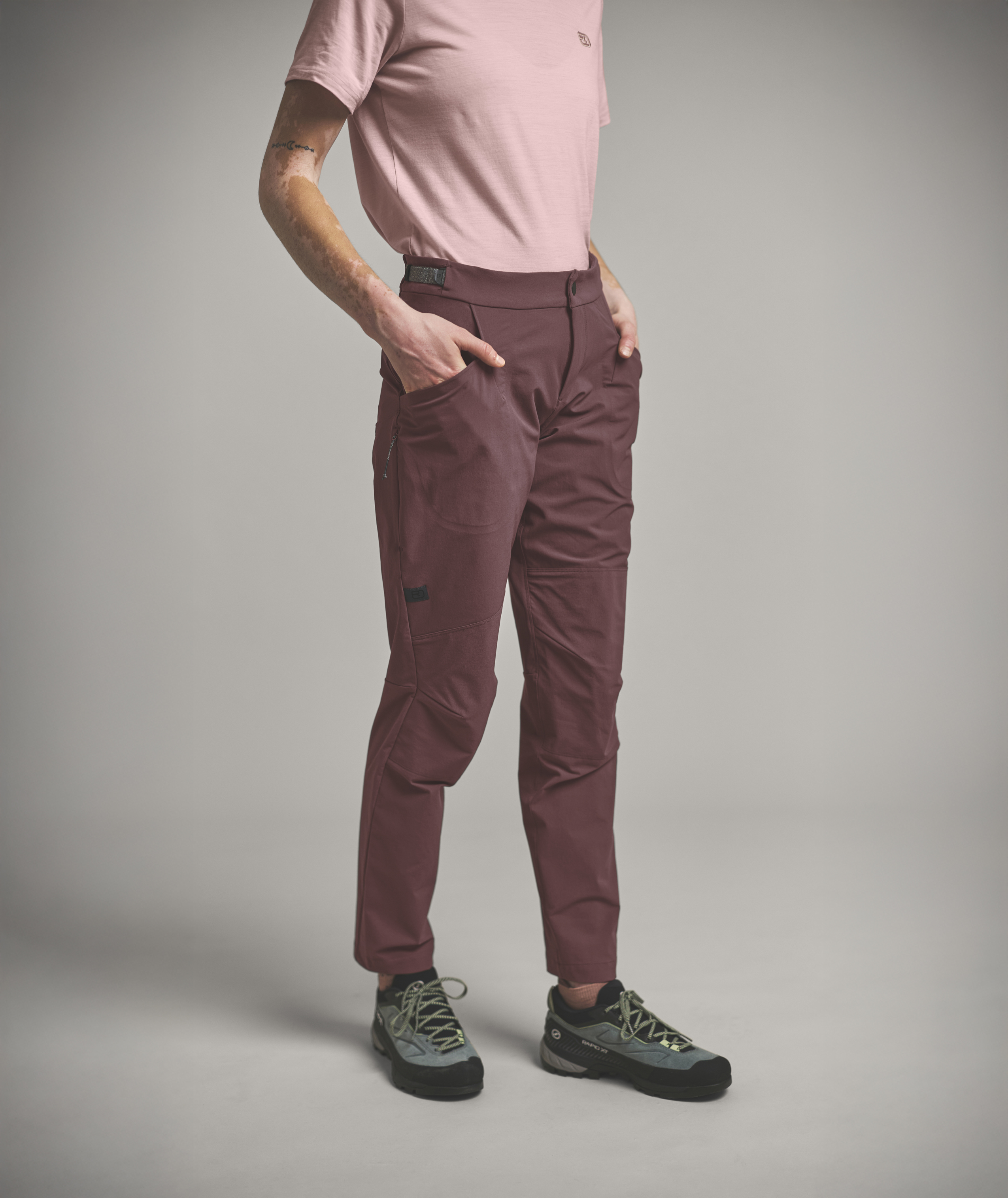 70647-TRAD_PLUS_PANTS_W-D-03.jpg