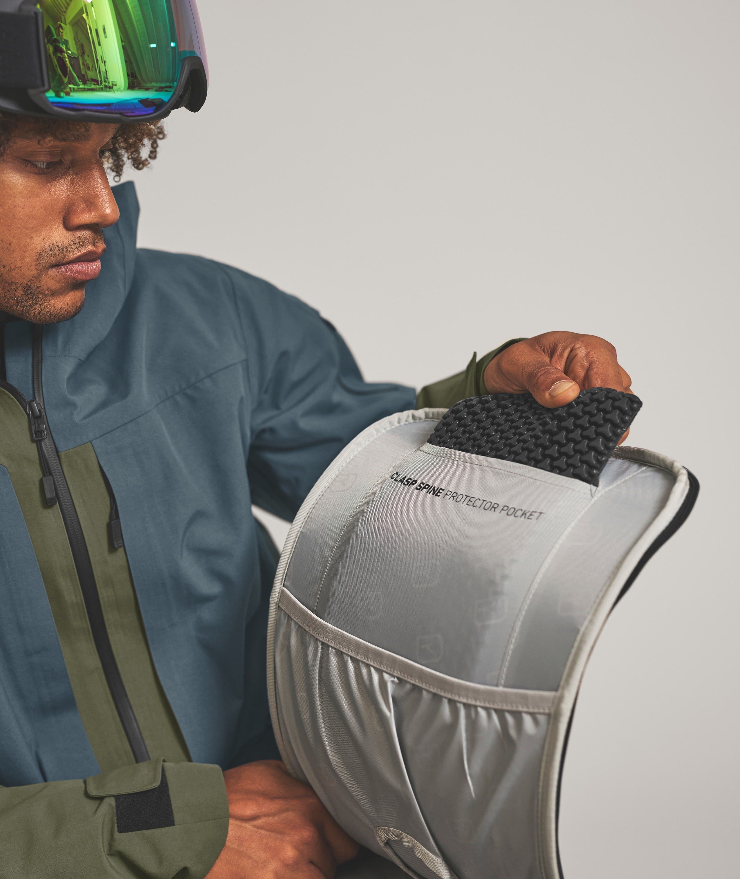 Hardhat, Helmet, Person, Worker, Finger, Hardhat, Helmet, Person, Worker, Finger