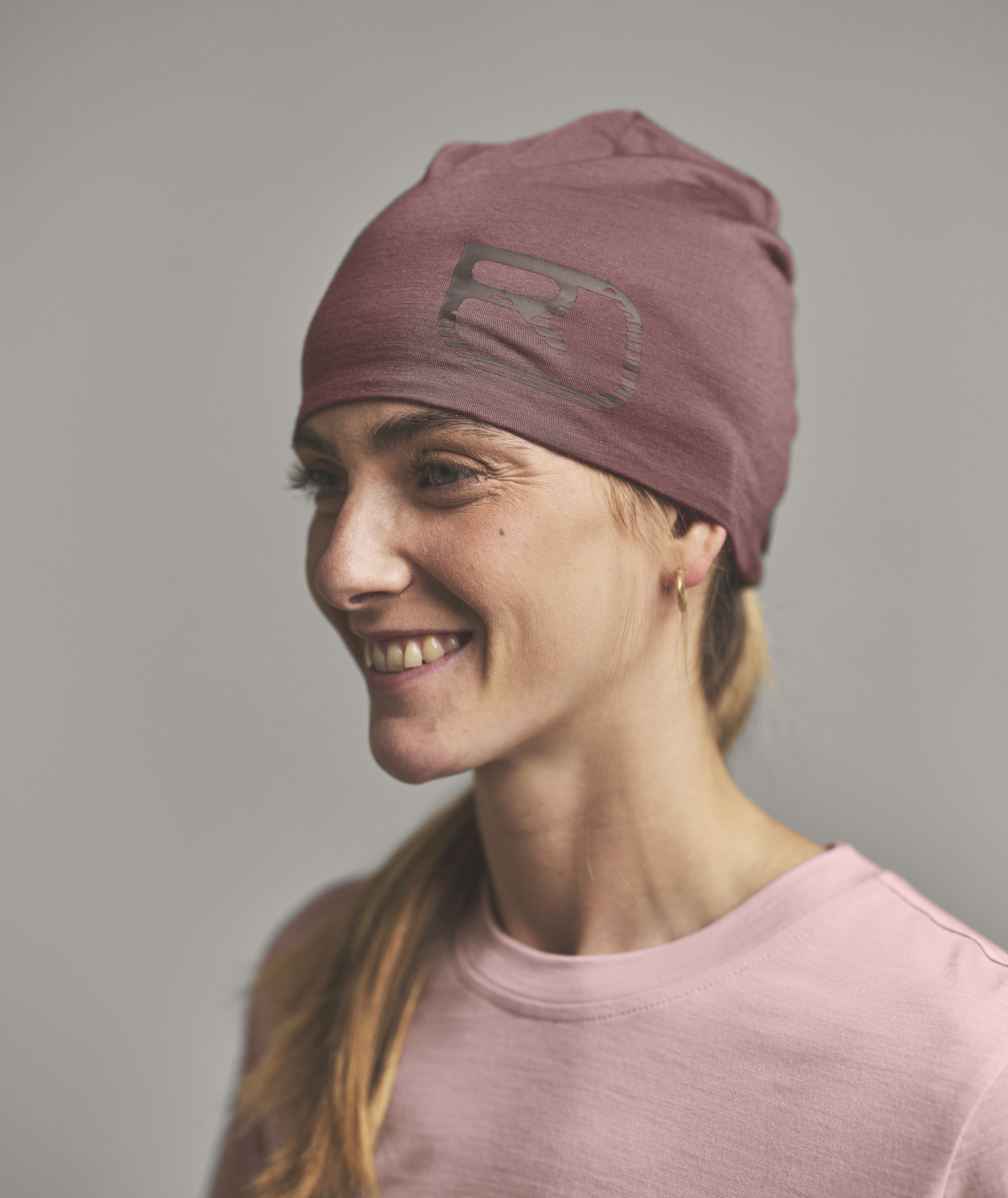 68090-120_COOL_TEC_LOGO_BEANIE-D-01.jpg 68090-120_COOL_TEC_LOGO_BEANIE-D-01.jpg