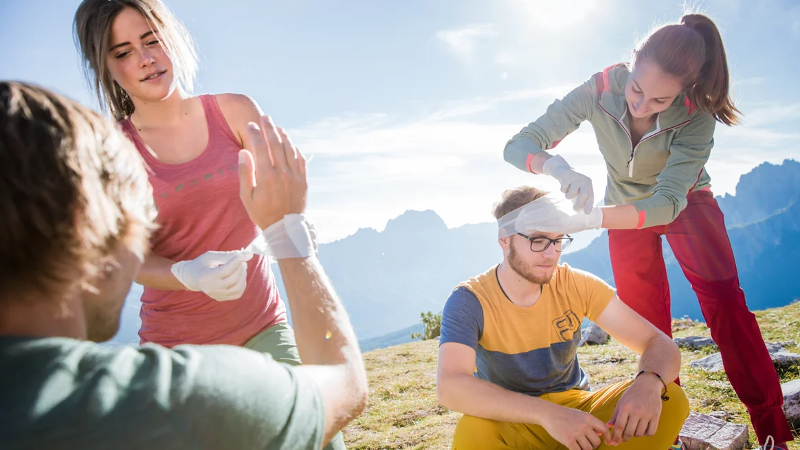 V8A4675_FirstAid_S19_Dolomiten_HansiHeckmair_MidRes