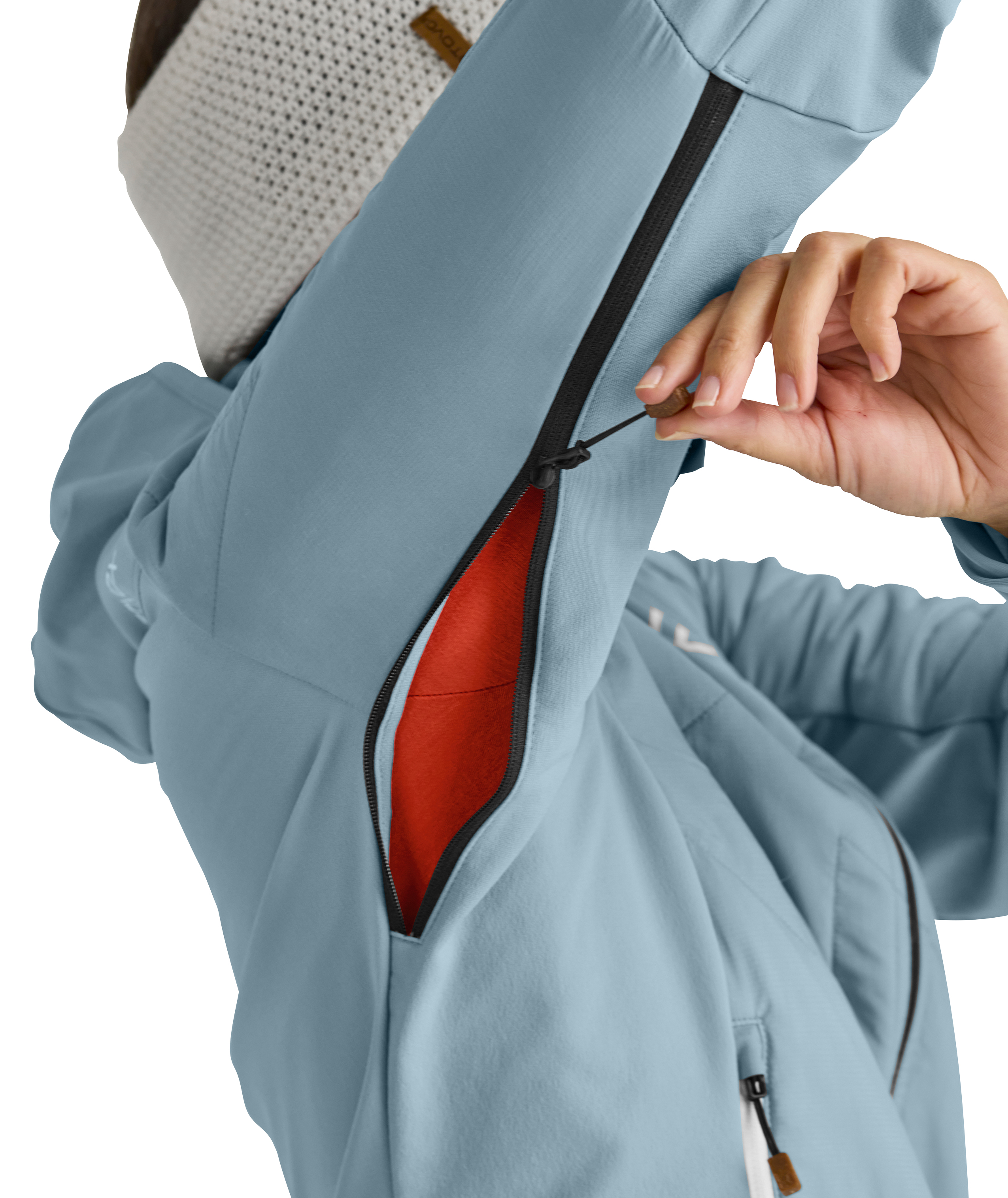 60013-SW_COL_BECCHEI_HYBRID_JKT_W-D-02.jpg 60013-SW_COL_BECCHEI_HYBRID_JKT_W-D-02.jpg