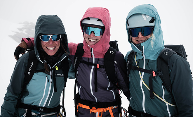 240422_LP_S24_Hochtour_Athleten_Drei_am_Seil_661x400_KrS Coat, Jacket, Hood, Hoodie, Lifejacket