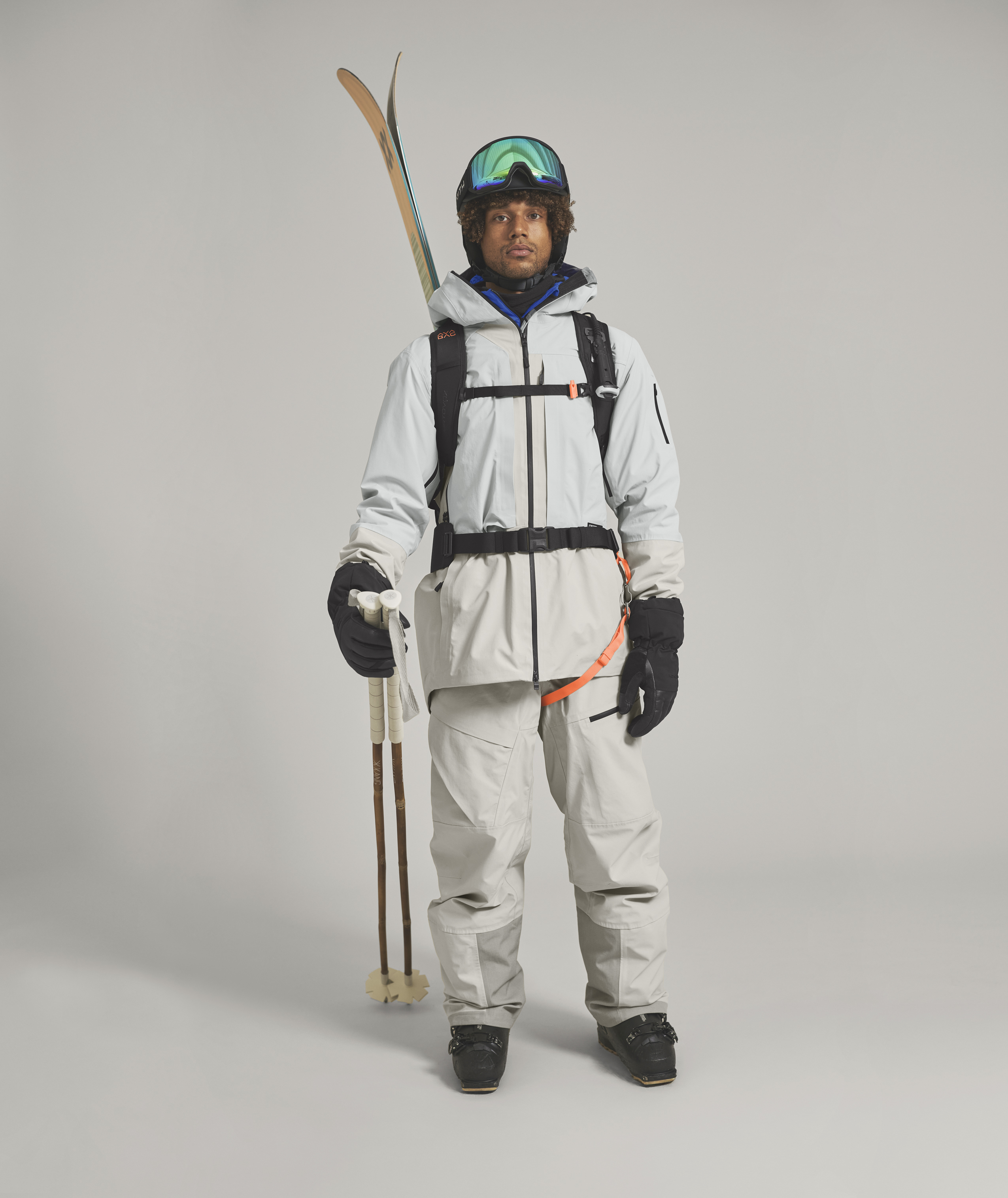 Glove, Person, Helmet, Shoe, Hardhat, Glove, Person, Helmet, Shoe, Hardhat