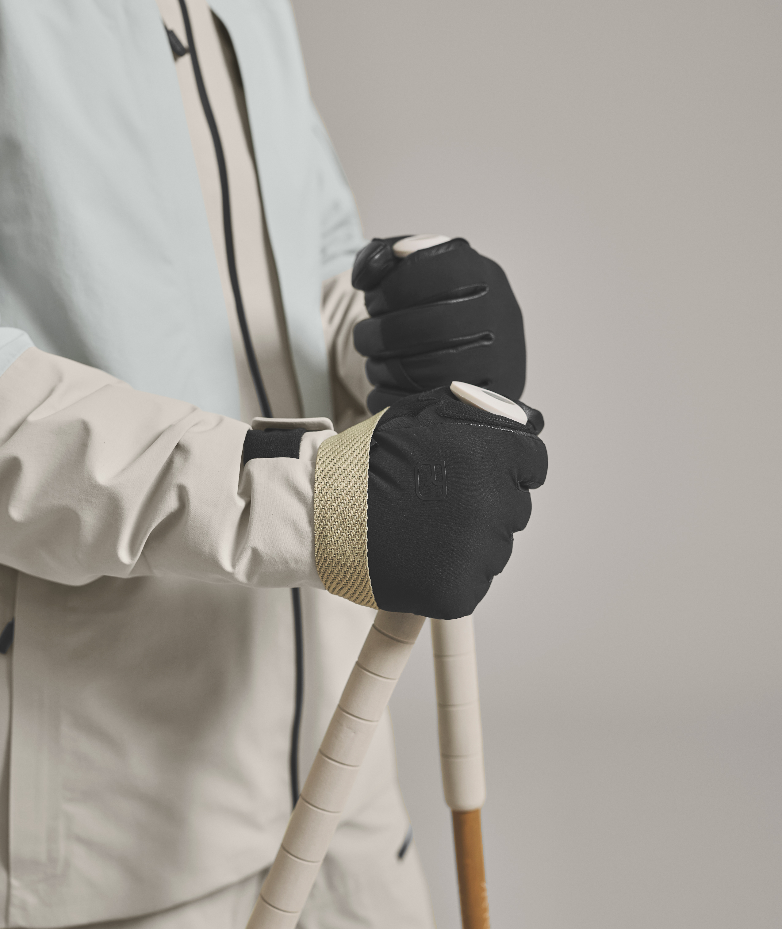 Glove, Coat, Adult, Man, Person, Glove, Coat, Adult, Man, Person