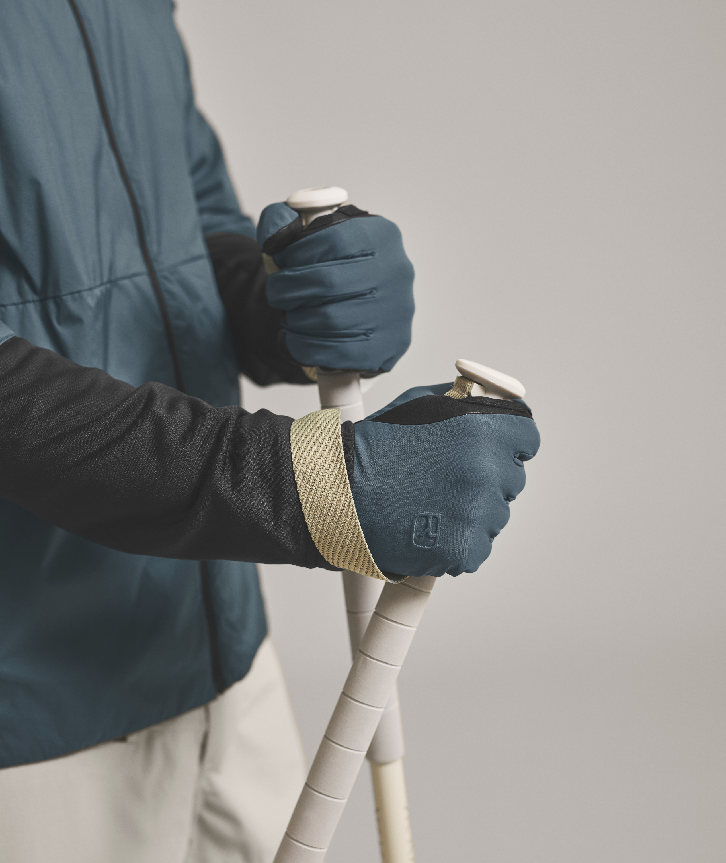 Clothing, Glove, Cleaning, Person, Finger, Clothing, Glove, Cleaning, Person, Finger