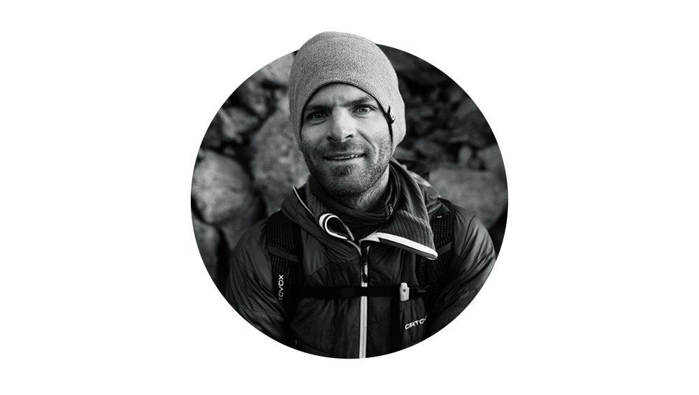 Profilbild_1000x565_desktop_Nacho Coat, Jacket, Photography, Cap, Hat