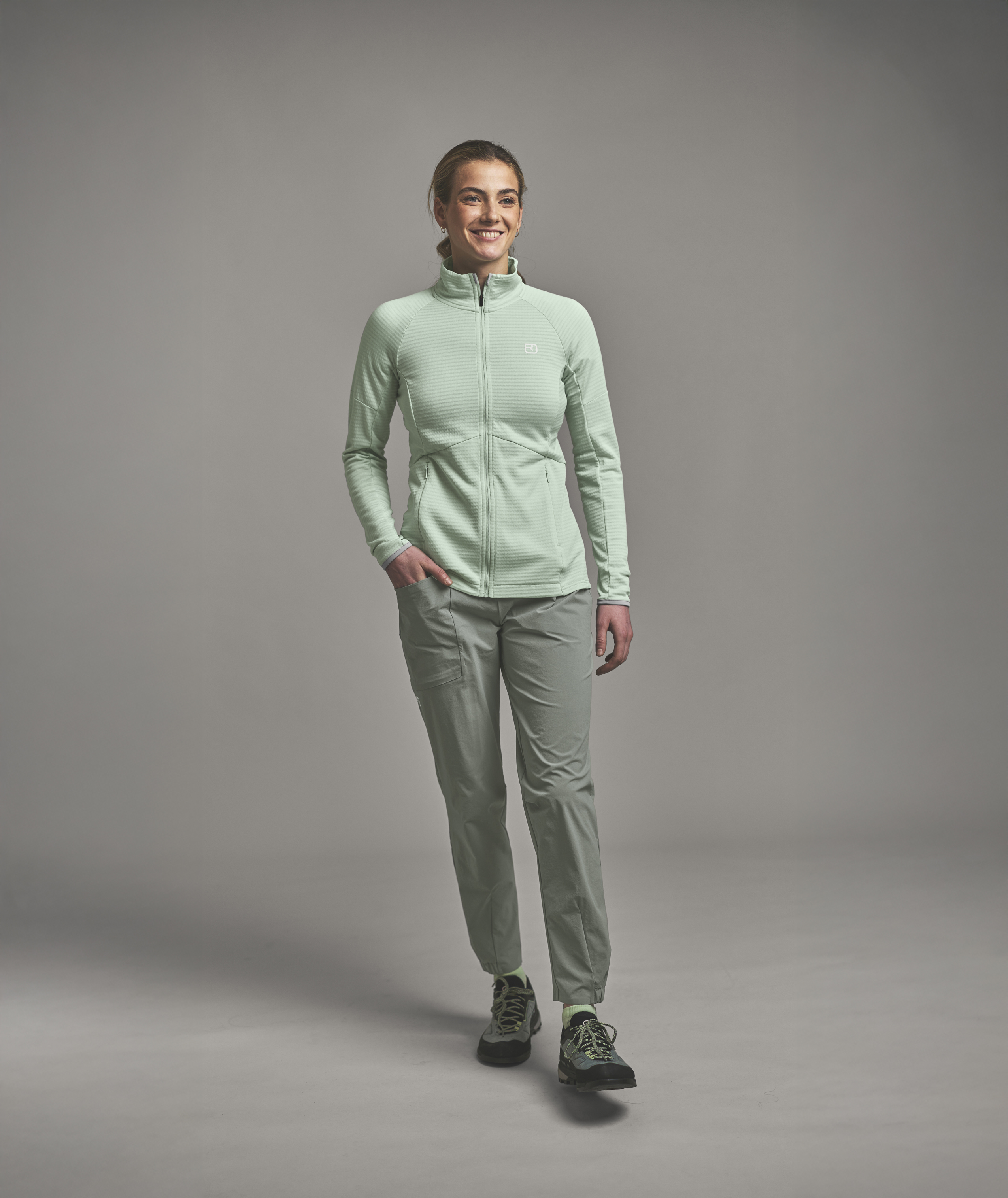 62749-TRACE_PANTS_W-D-01.jpg 62749-TRACE_PANTS_W-D-01.jpg