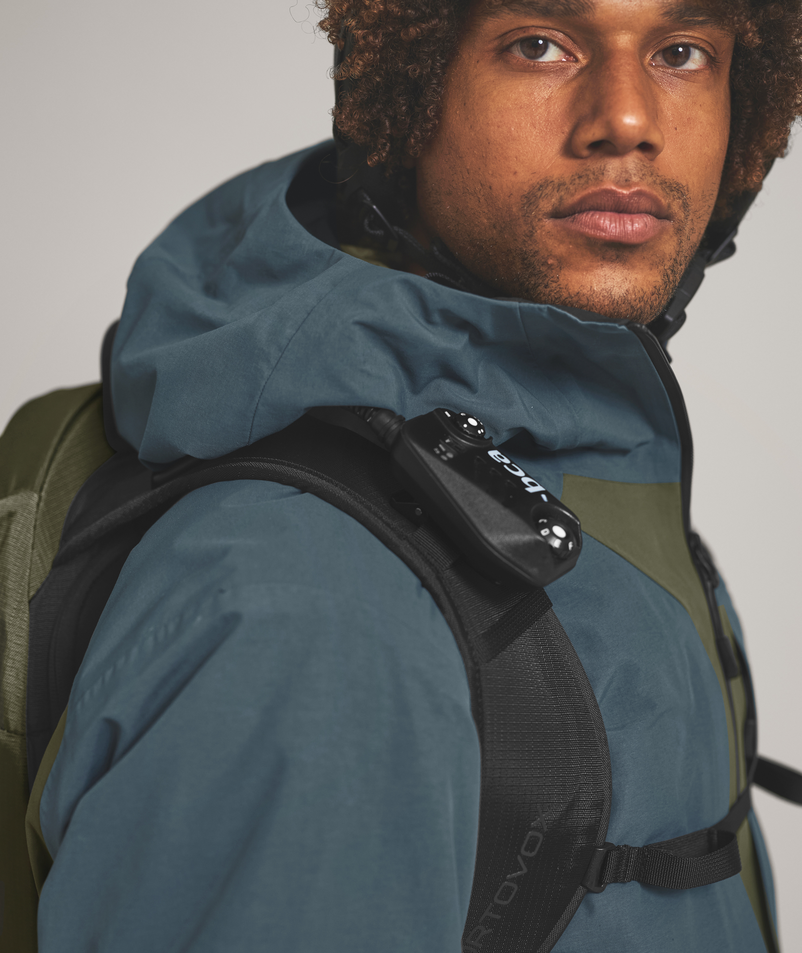 Coat, Bag, Person, Vest, Jacket, Coat, Bag, Person, Vest, Jacket