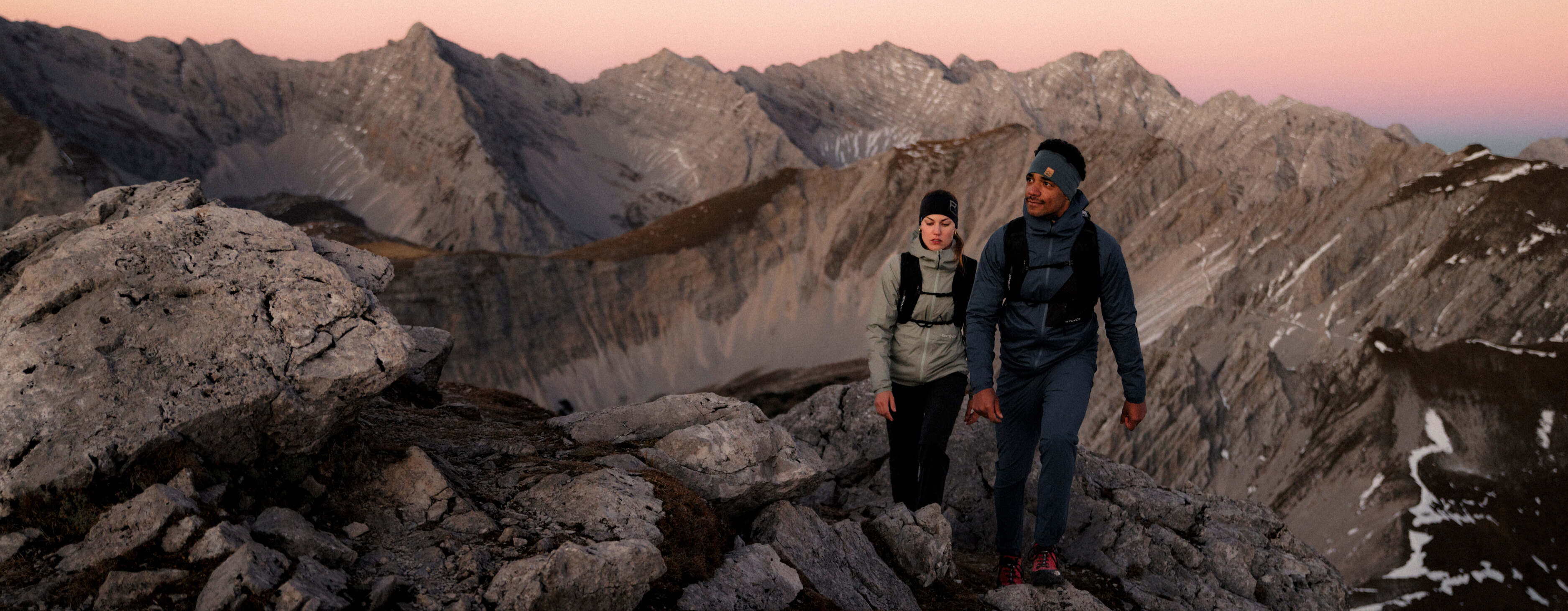 0727619e-b0e6-4af5-94a6-d83fb6743d00_(1) Hiking, Nature, Outdoors, Mountain Range, Peak