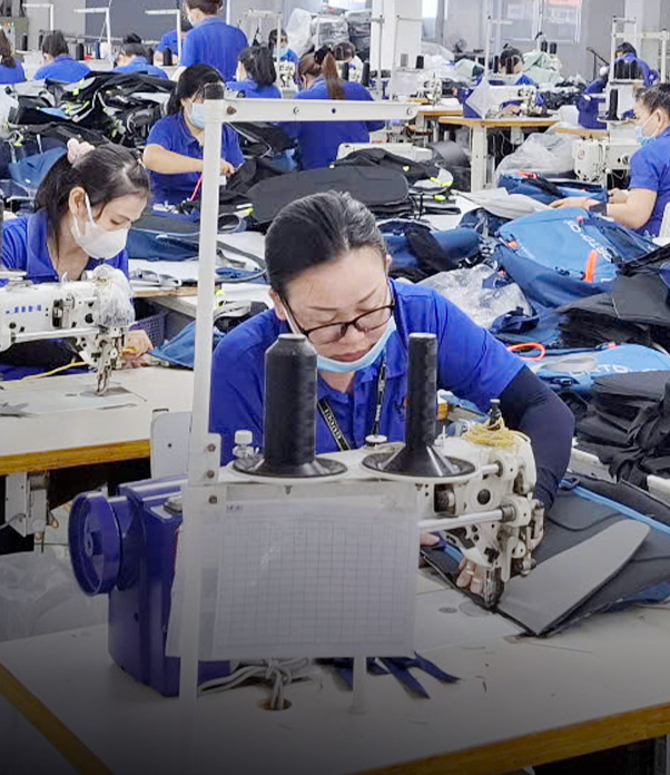 251124_Protact_01_Uebersicht_Kachel_SozialeVerantwortung_602x696_CWI Factory, Manufacturing, Adult, Person, Woman