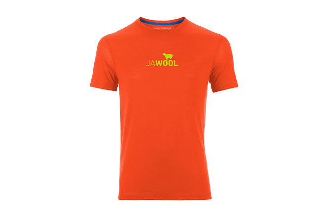 221026_Historienseite_Bilder_661x440_LRZ_2012 Clothing, T-Shirt, Shirt
