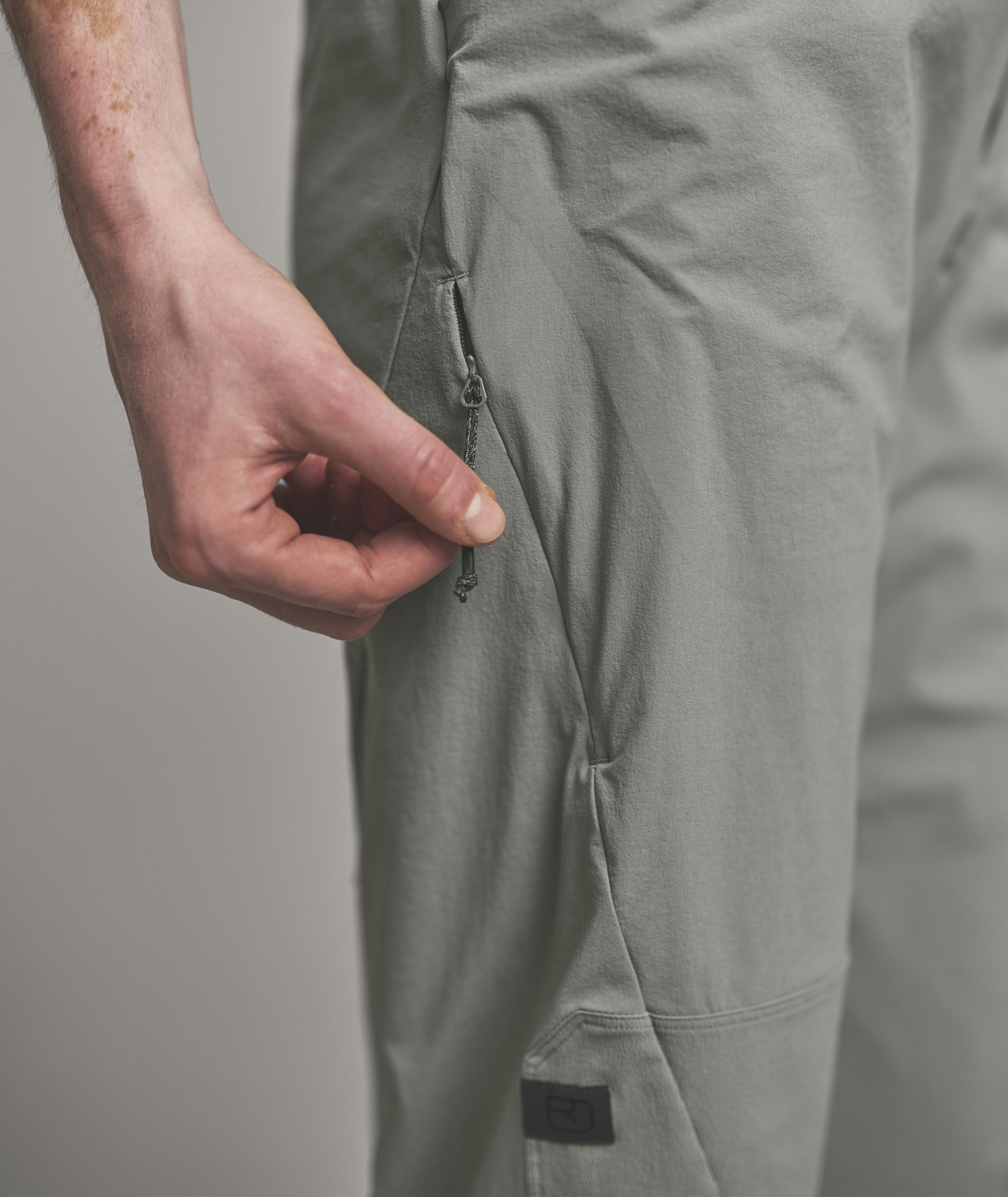 70646-TRAD_LIGHT_PANTS_W-D-04.jpg 70646-TRAD_LIGHT_PANTS_W-D-04.jpg