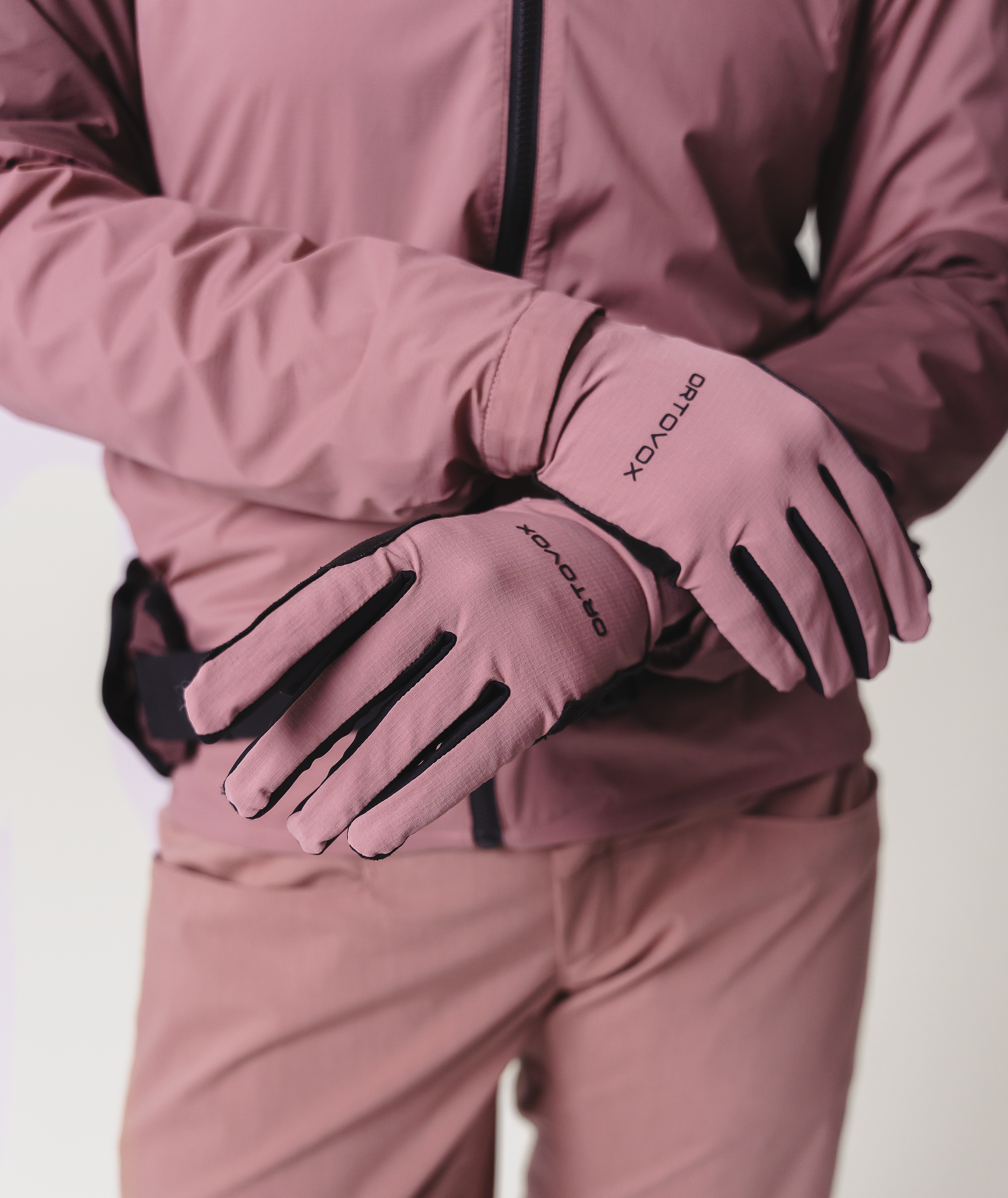 55641-MTB_PRO_GLOVE_W-D-02.png 55641-MTB_PRO_GLOVE_W-D-02.png