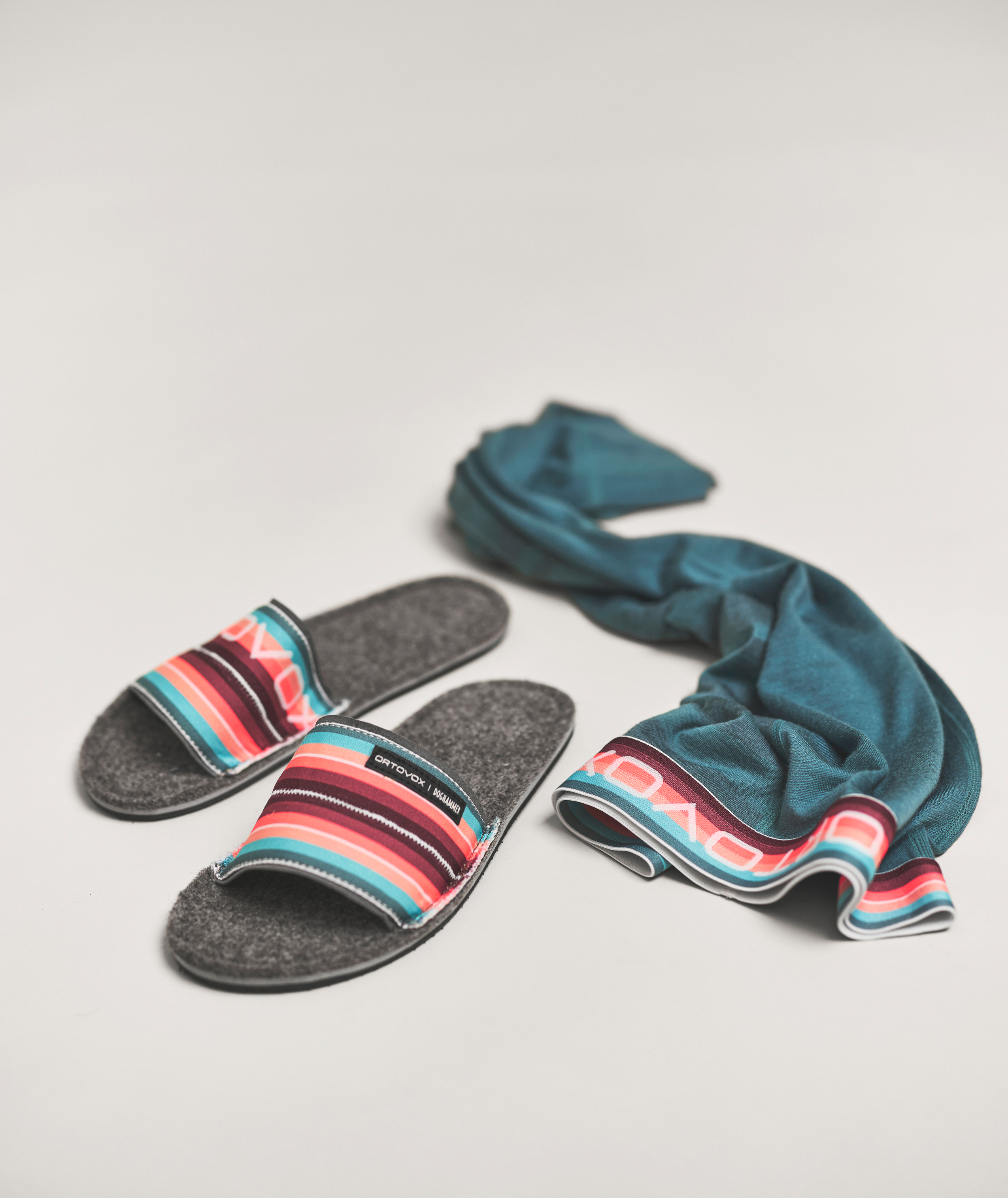 55004-MAGIC_HUT_SHOES-D-01.jpg 55004-MAGIC_HUT_SHOES-D-01.jpg