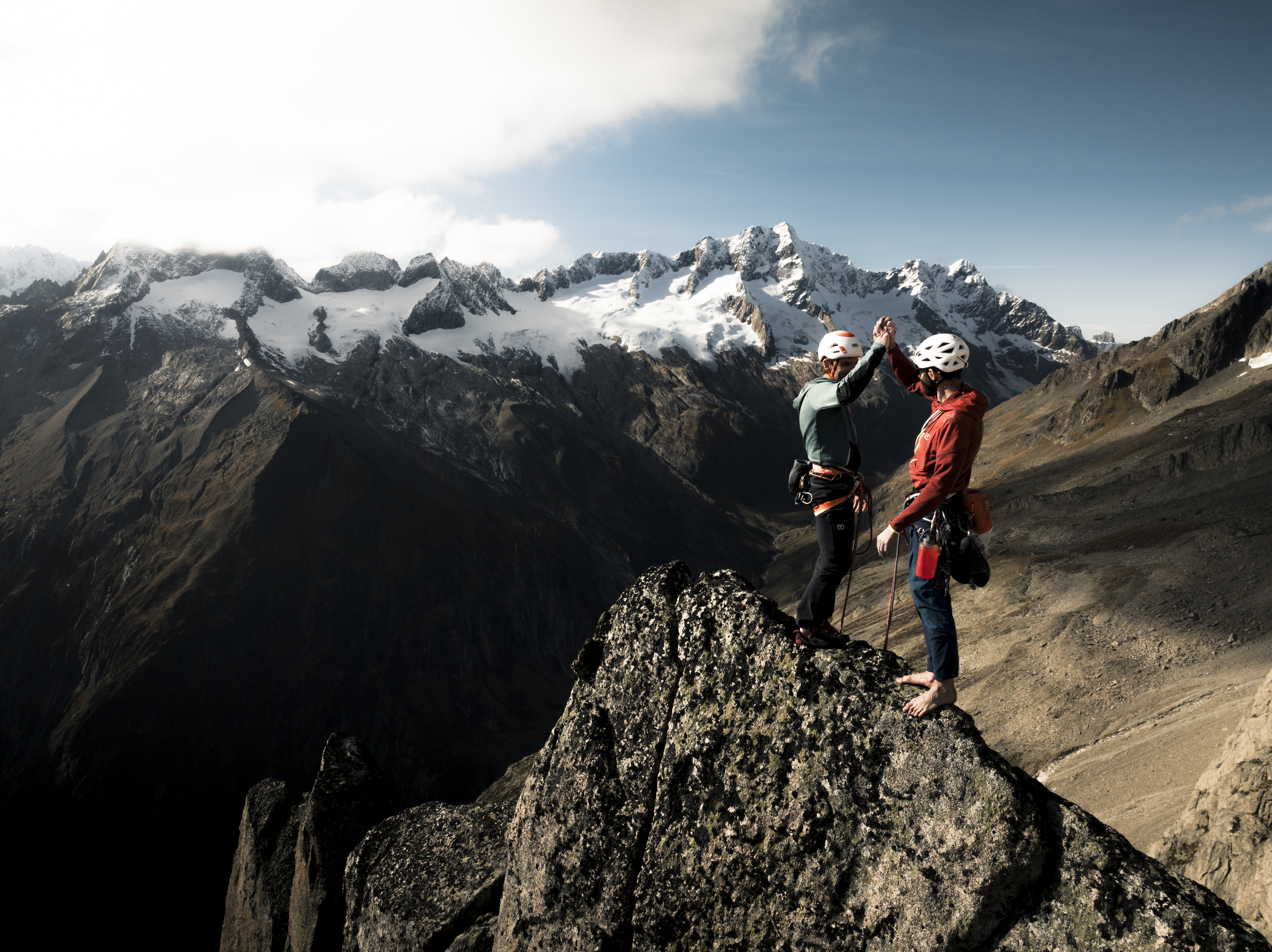 DJI_0022_Athlete-Climbing_Nacho und Mo Salbit_SS25_MaxDraeger_fullres_(3)