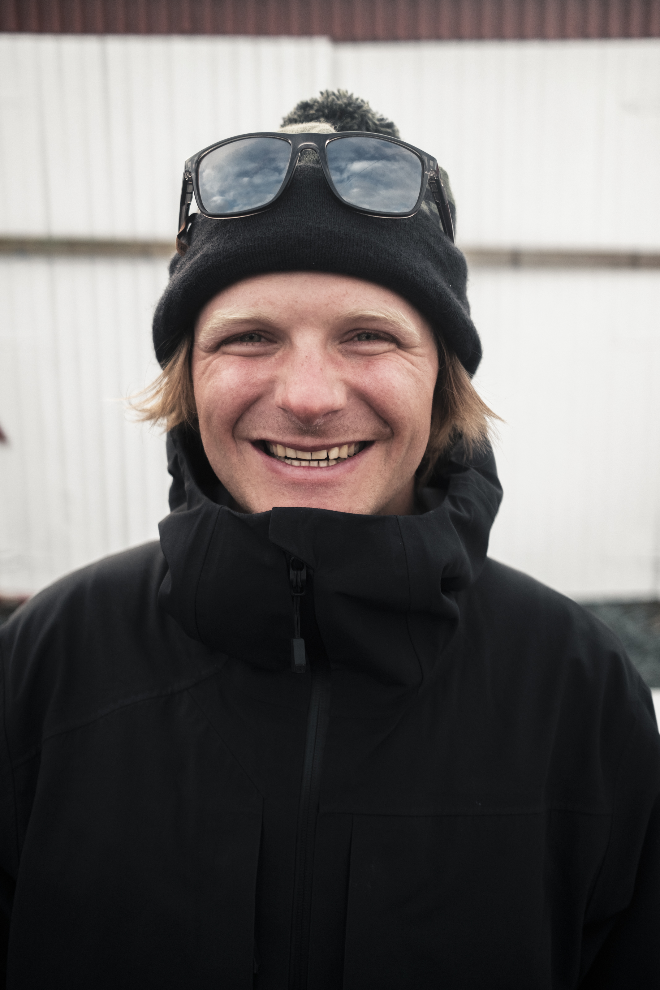 _DSF7611_MaxDraeger_2025_3200px Cap, Hat, Coat, Jacket, Smile