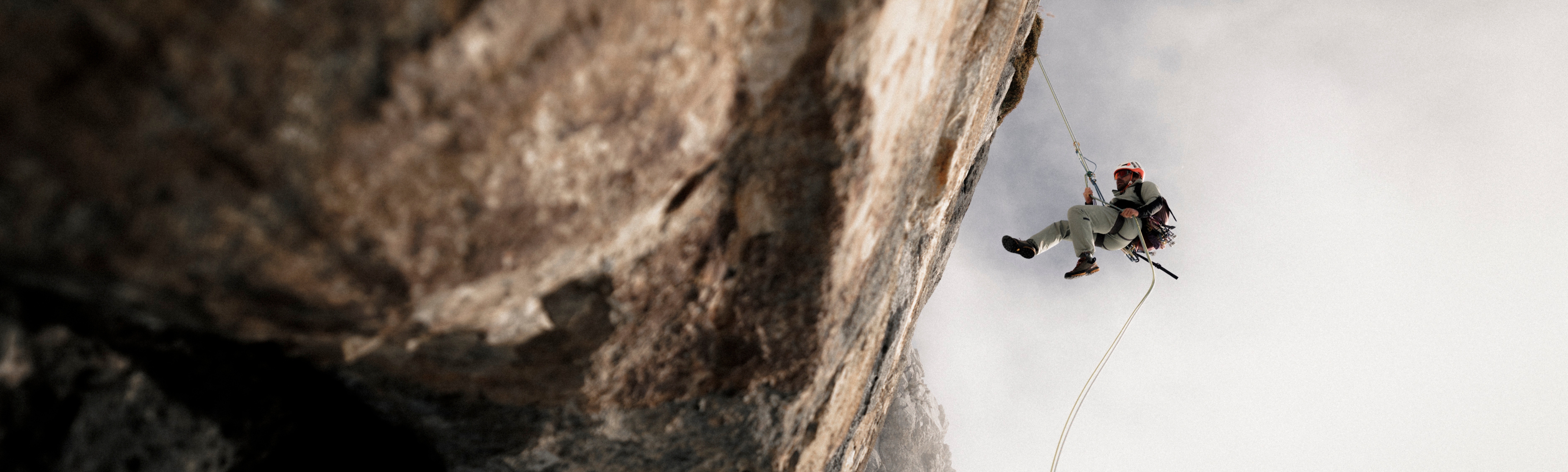 M_Hosen_Shorts_S26_5000x1506 rock climbing, climber, rope, mountain, outdoor