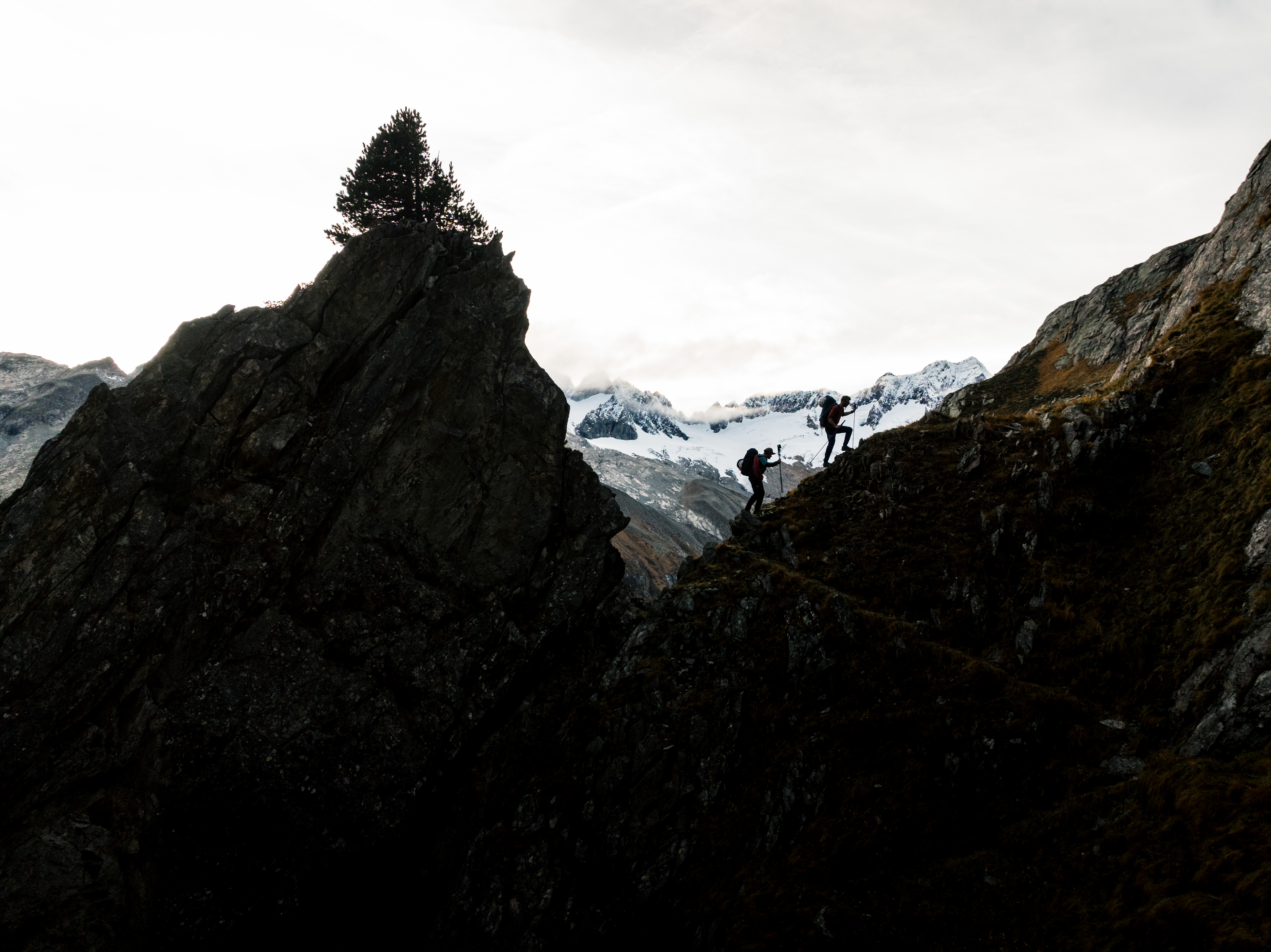 DJI_0709_Athlete-Climbing_Nacho und Mo Salbit_SS25_MaxDraeger_MedRes DJI_0709_Athlete-Climbing_Nacho und Mo Salbit_SS25_MaxDraeger_MedRes