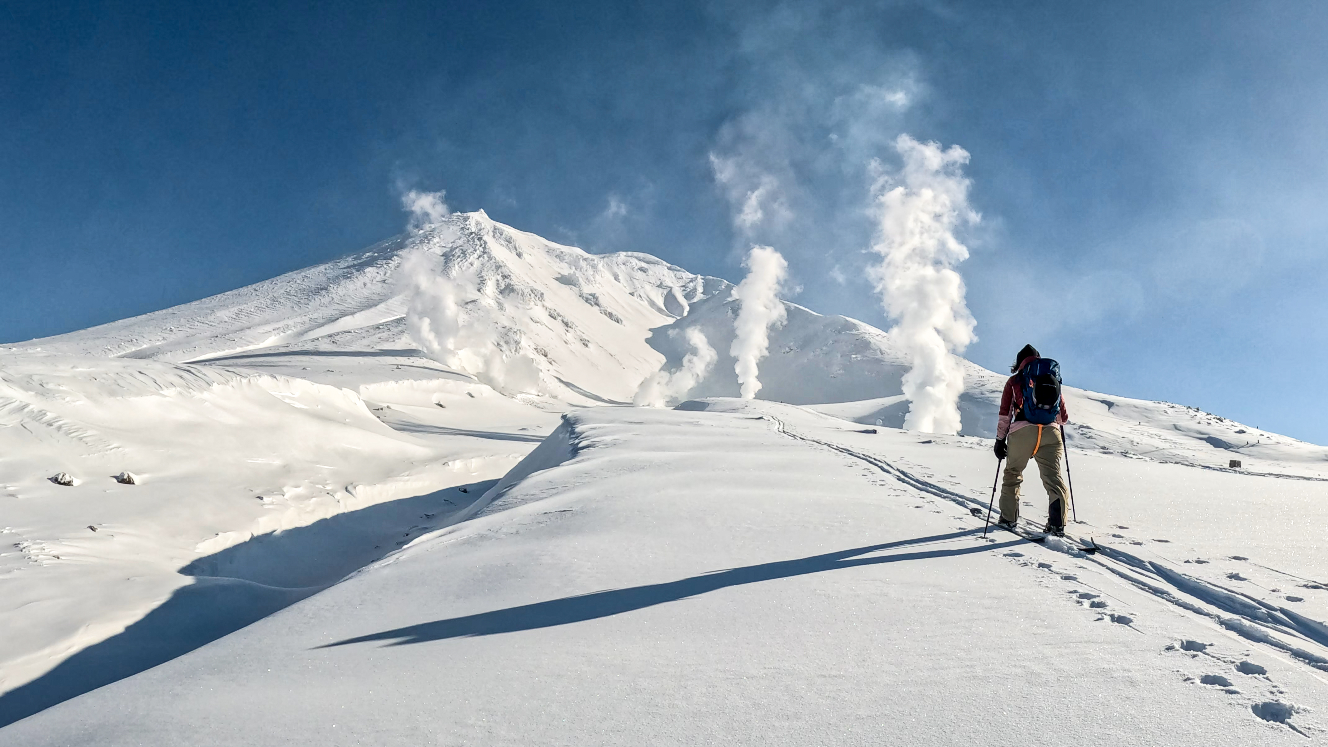 BLMT2967 Mountain, Nature, Outdoors, Glove, Peak